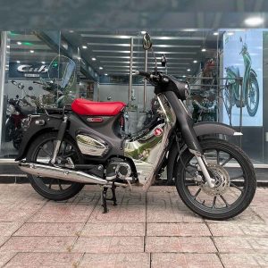 Honda Super Cub 125 Limited Edition màu đen & crom