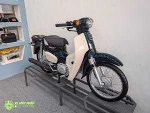 Honda Super Cub 50 màu xanh nhớt