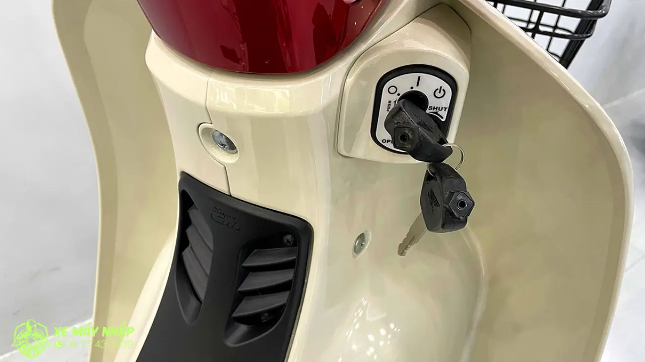 xe may nhap Honda Super Cub 110cc ABS Thailand – mau do 28