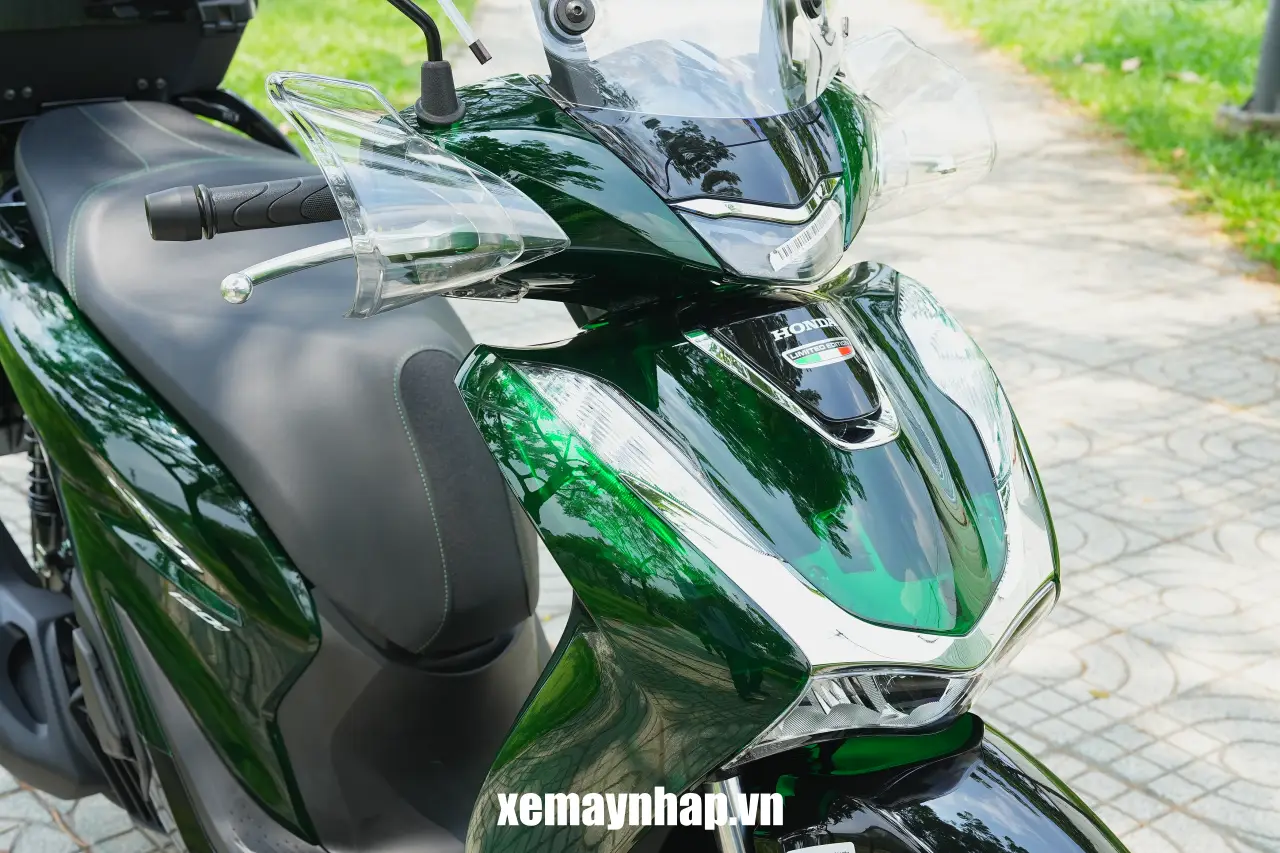 3 mon phu kien xe dang dong tien trang bi tren xe Honda SH Y Vetro DSC06305