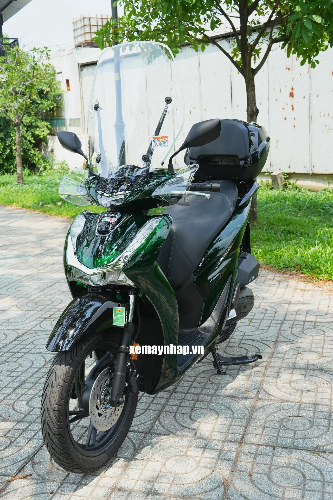 3 mon phu kien xe dang dong tien trang bi tren xe Honda SH Y Vetro DSC06327