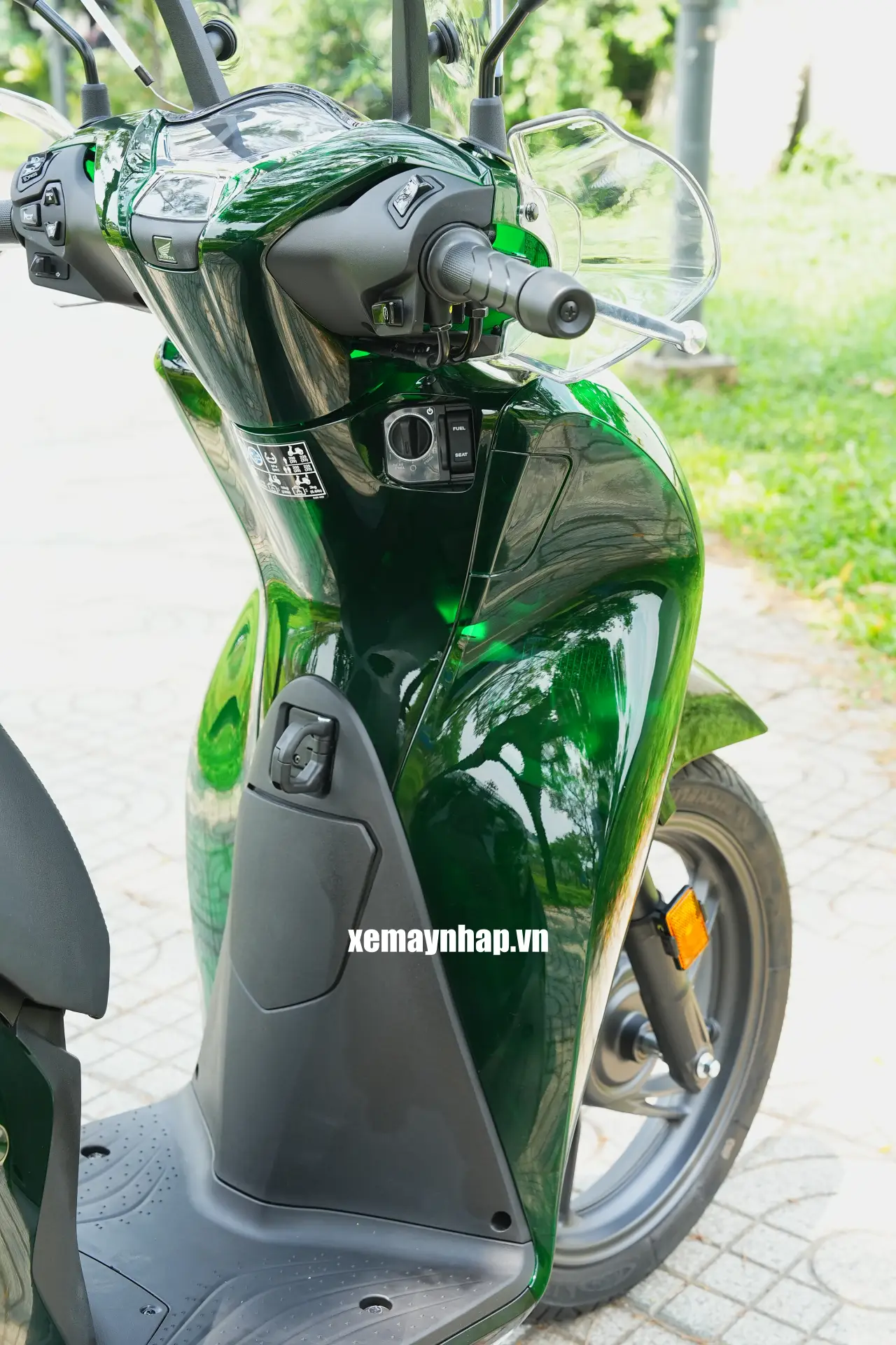 3 mon phu kien xe dang dong tien trang bi tren xe Honda SH Y Vetro DSC06332