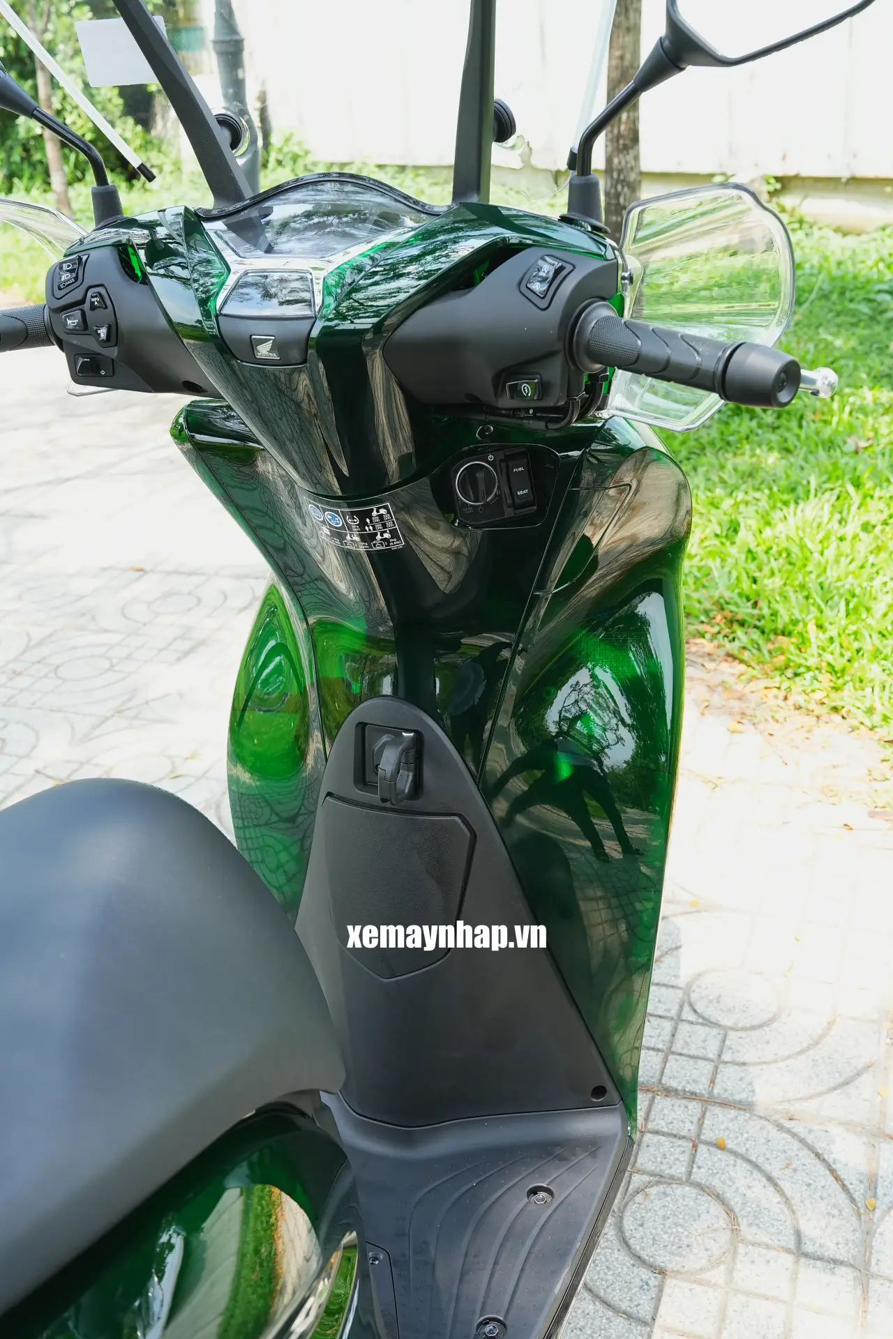 3 mon phu kien xe dang dong tien trang bi tren xe Honda SH Y Vetro DSC06338