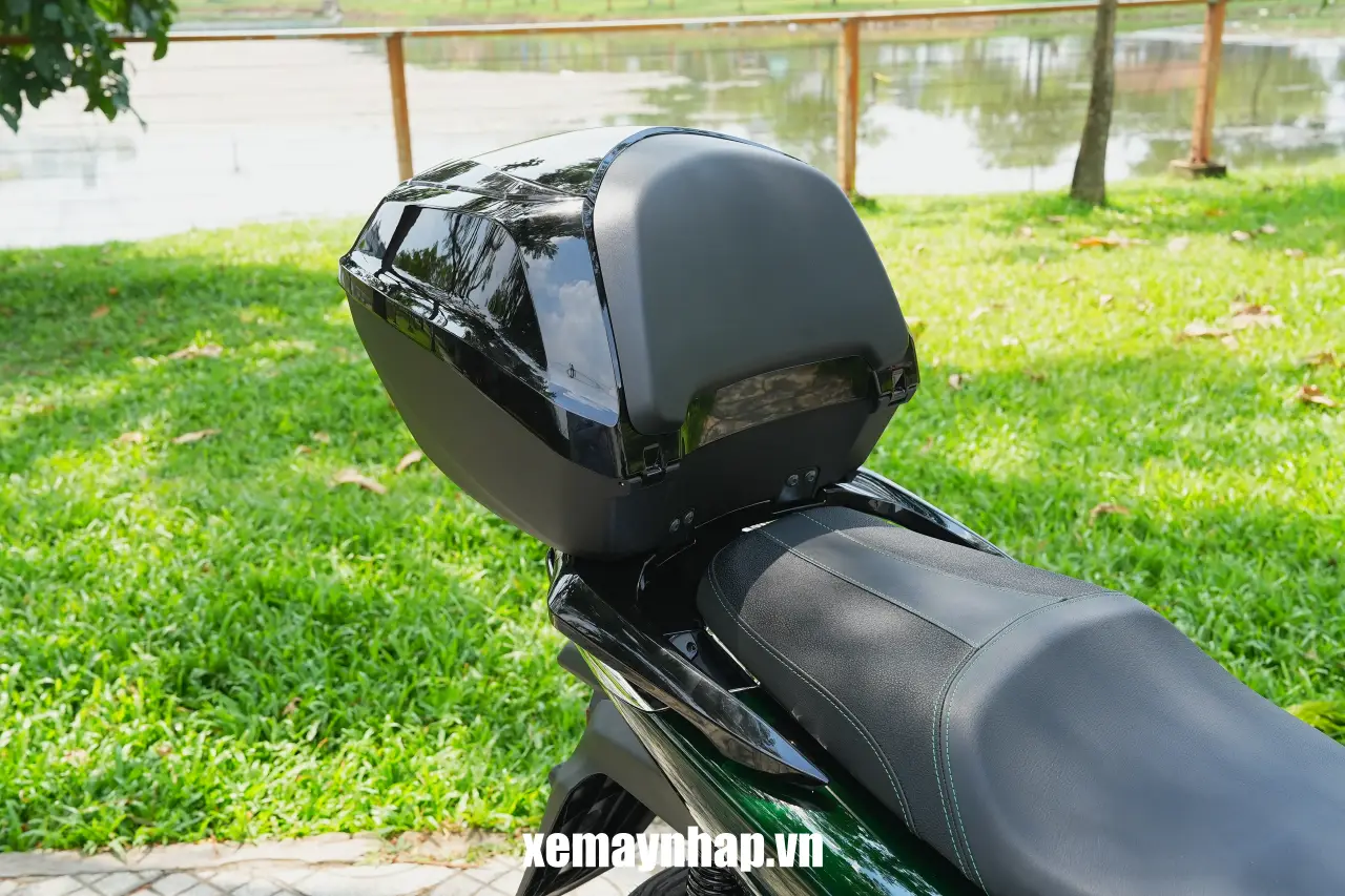 3 mon phu kien xe dang dong tien trang bi tren xe Honda SH Y Vetro DSC06346