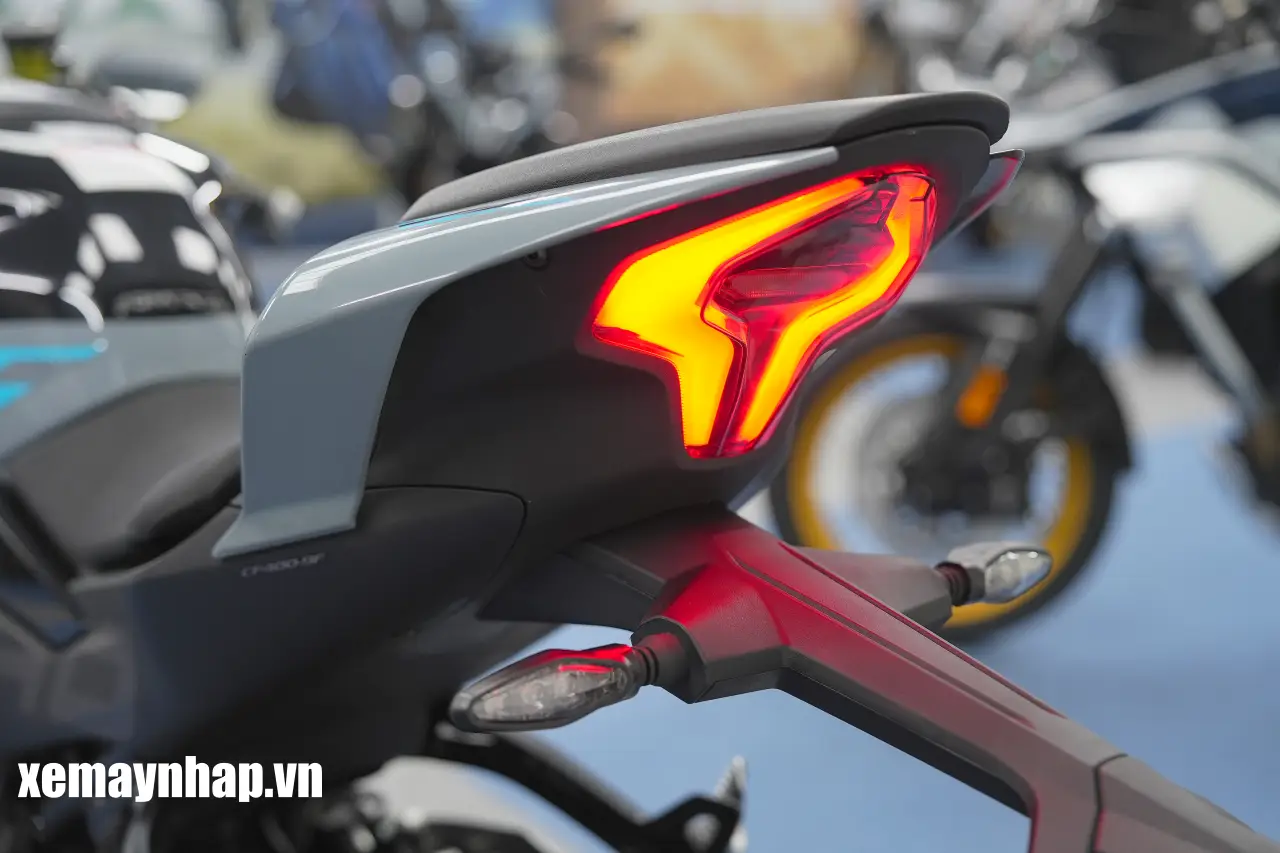 CFMoto 450SR S 52 CFMoto 450SR S Sportbike tam trung GIA SI xemaynhap 24