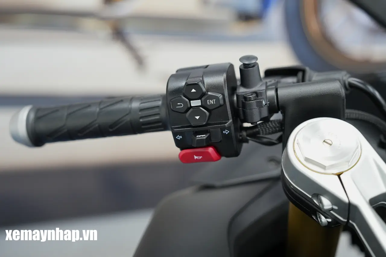 CFMoto 450SR S 38 CFMoto 450SR S Sportbike tam trung GIA SI xemaynhap 42