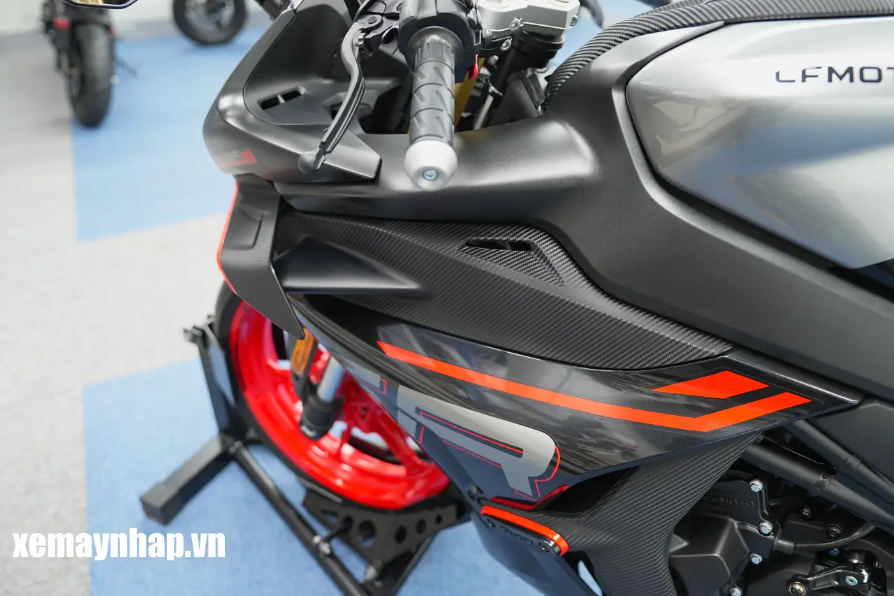 CFMoto 450SR S 61 CFMoto 450SR S Sportbike tam trung GIA SI xemaynhap 44