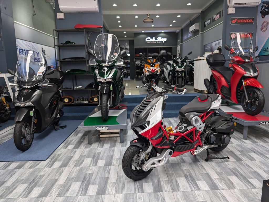 Danh Gia Chi Tiet Xe Tay Ga Italjet Dragster 300 Dang La