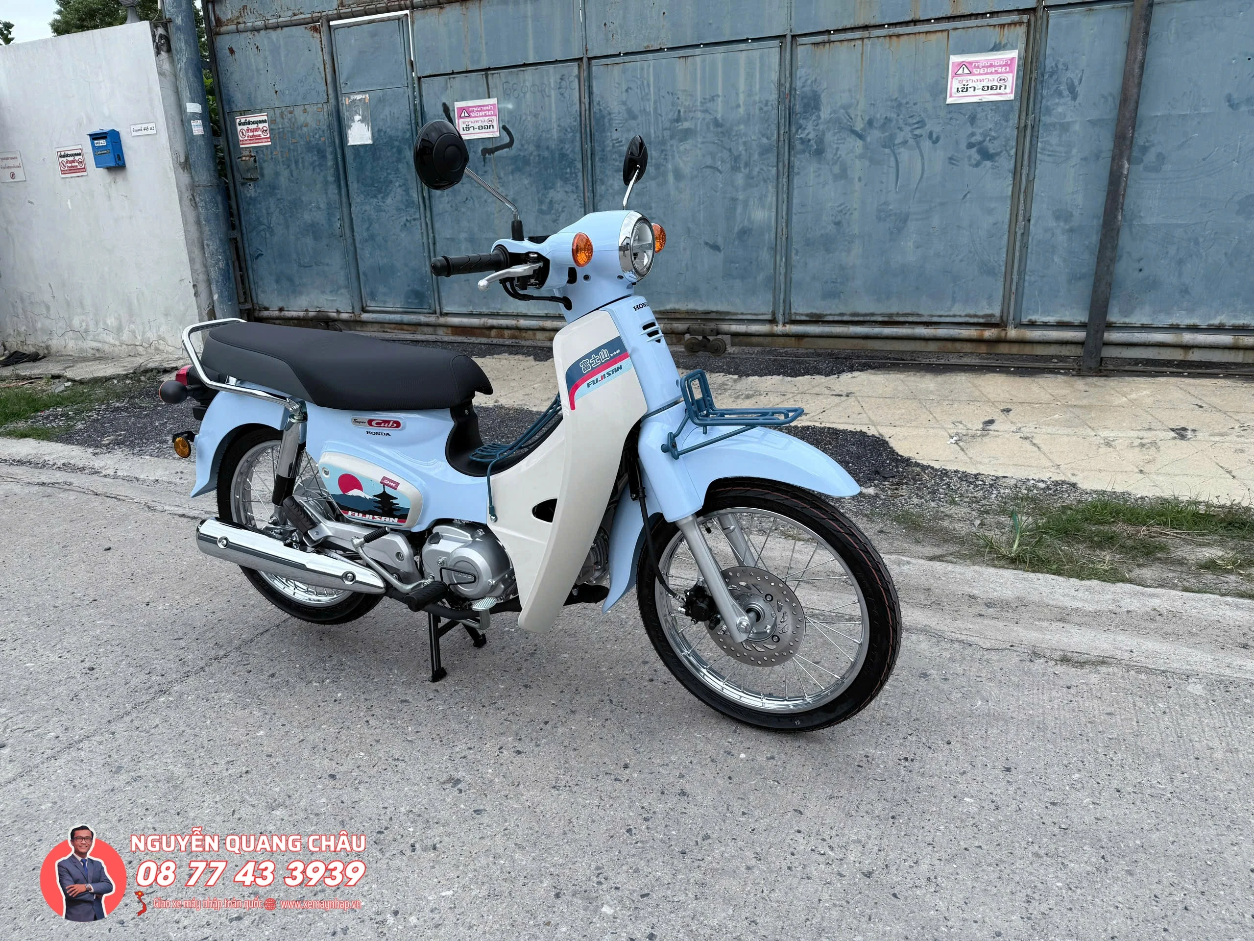 Honda Super Cub Fujisan Limited Edition đã về đến Việt Nam - Giới thượng lưu sưu tầm xe 20 Honda Super Cub Fujisan Limited Edition chi san xuat gioi han 500 chiec tren toan Thai Lan 10