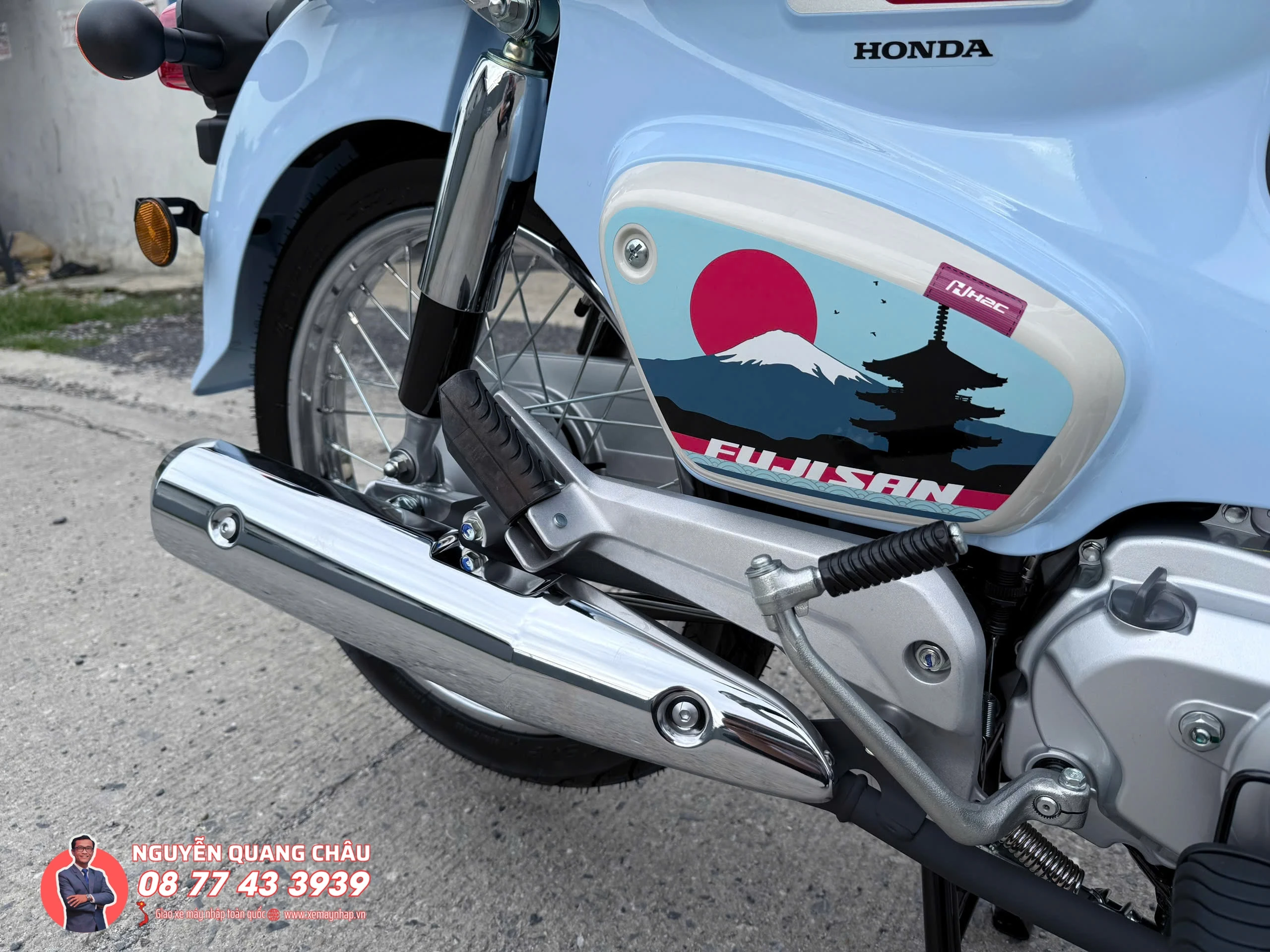 Honda Super Cub Fujisan Limited Edition đã về đến Việt Nam - Giới thượng lưu sưu tầm xe 44 Honda Super Cub Fujisan Limited Edition chi san xuat gioi han 500 chiec tren toan Thai Lan 14