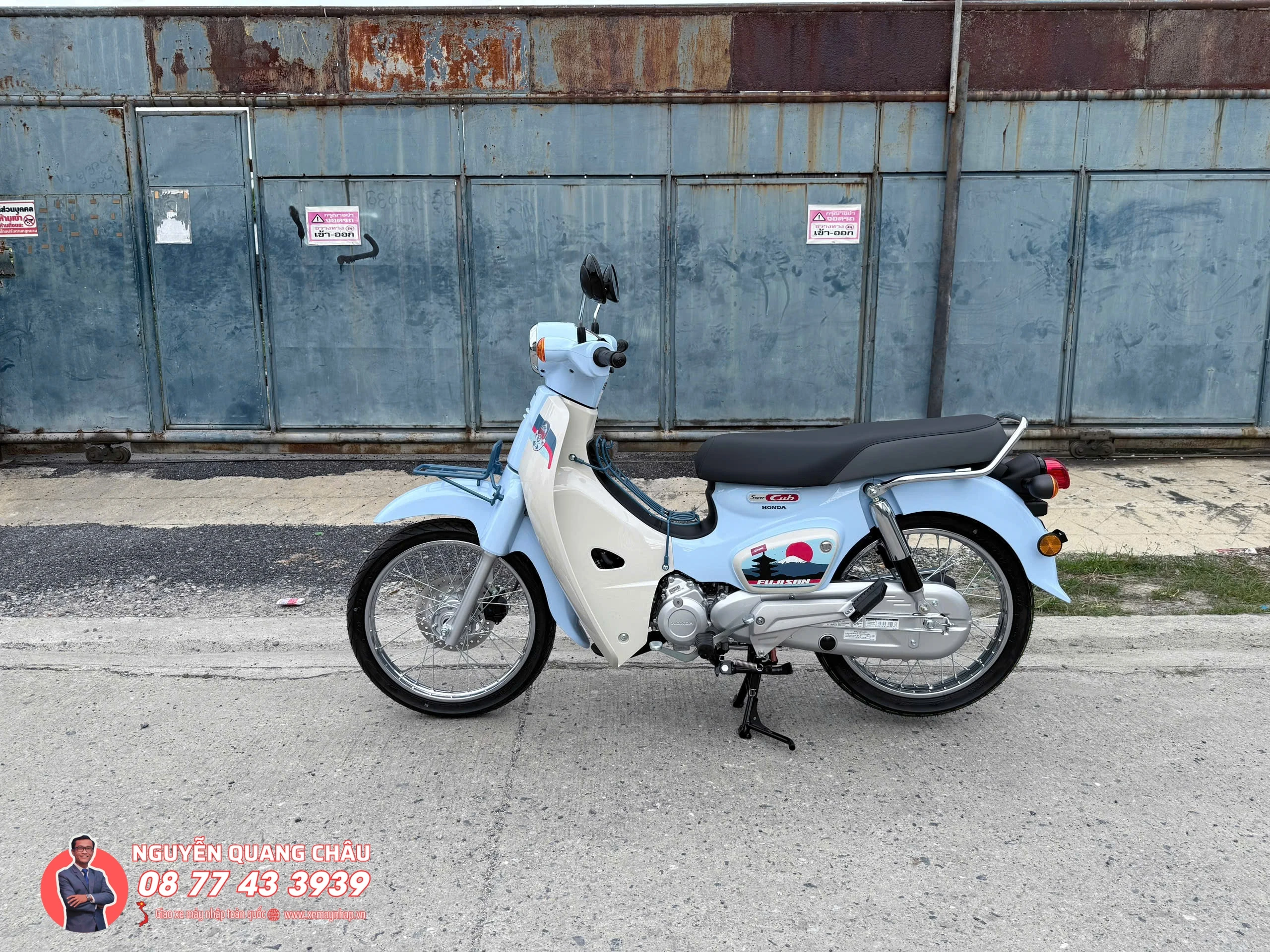 Honda Super Cub Fujisan Limited Edition đã về đến Việt Nam - Giới thượng lưu sưu tầm xe 16 Honda Super Cub Fujisan Limited Edition chi san xuat gioi han 500 chiec tren toan Thai Lan 21