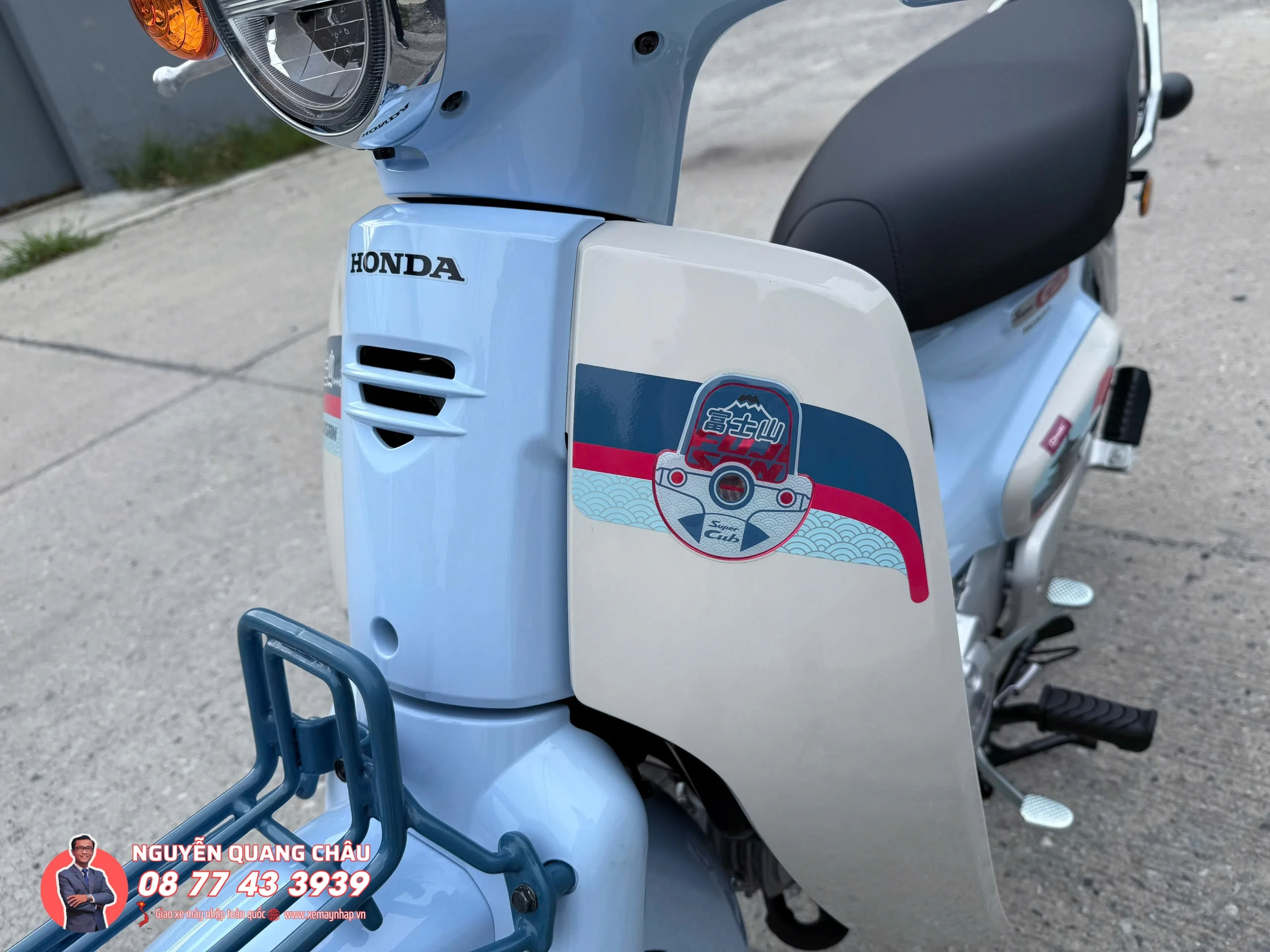 Honda Super Cub Fujisan Limited Edition đã về đến Việt Nam - Giới thượng lưu sưu tầm xe 13 Honda Super Cub Fujisan Limited Edition chi san xuat gioi han 500 chiec tren toan Thai Lan 3