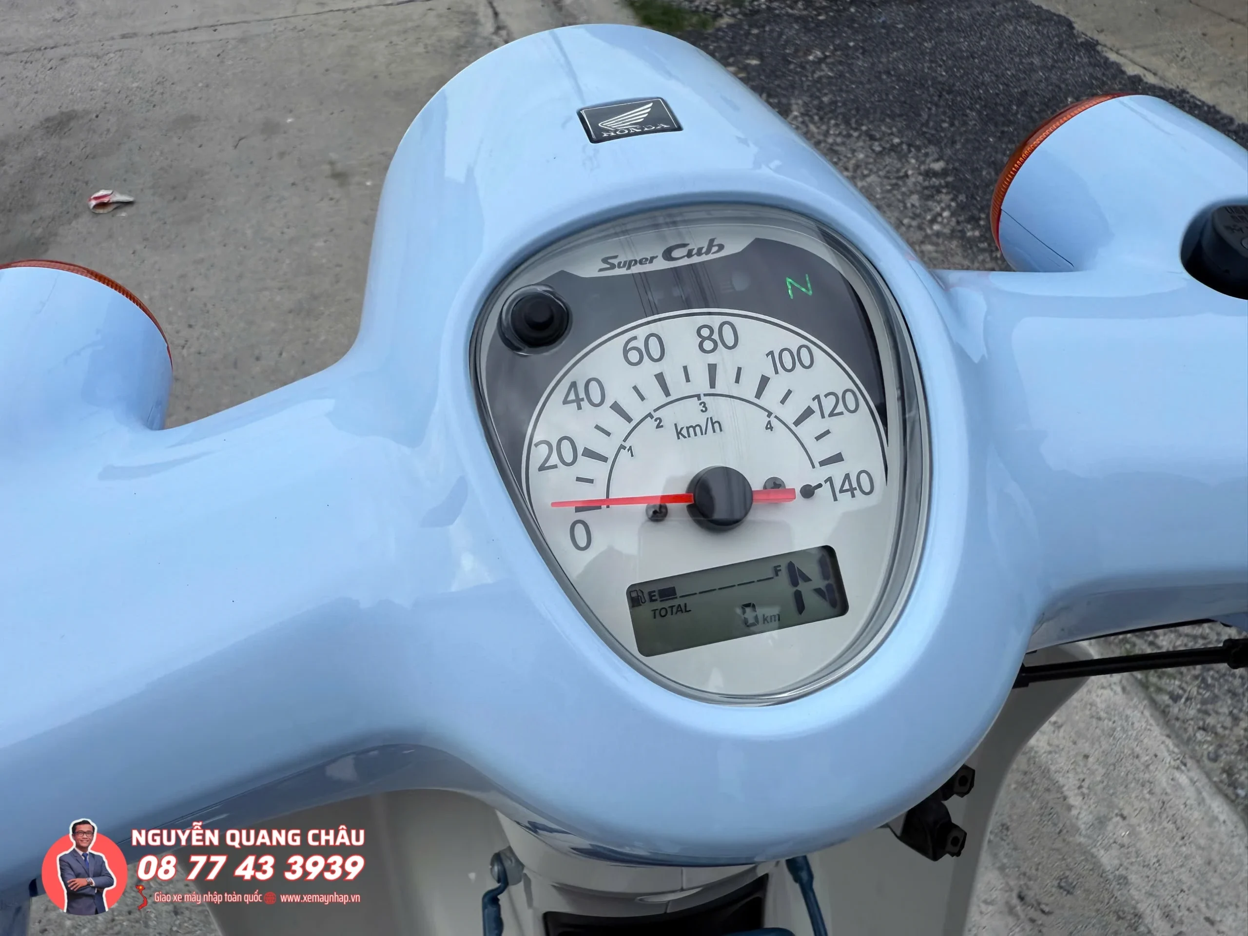 Honda Super Cub Fujisan Limited Edition đã về đến Việt Nam - Giới thượng lưu sưu tầm xe 35 Honda Super Cub Fujisan Limited Edition chi san xuat gioi han 500 chiec tren toan Thai Lan 30 scaled