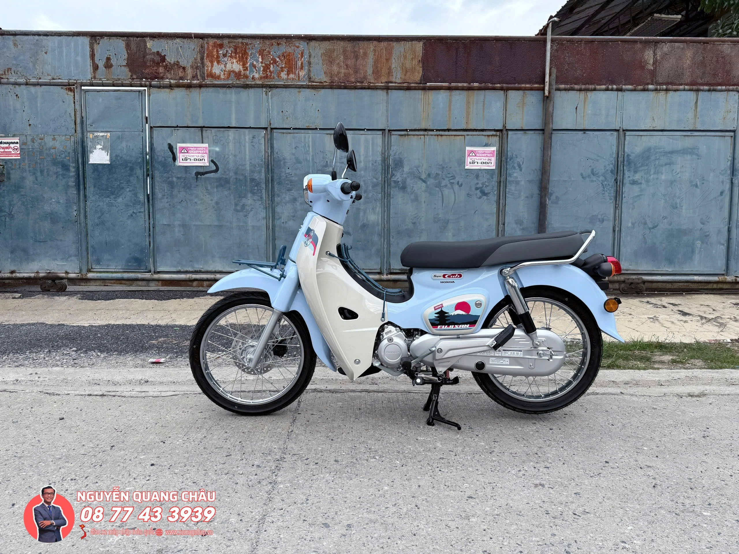 Honda Super Cub Fujisan Limited Edition đã về đến Việt Nam - Giới thượng lưu sưu tầm xe 15 Honda Super Cub Fujisan Limited Edition chi san xuat gioi han 500 chiec tren toan Thai Lan 48