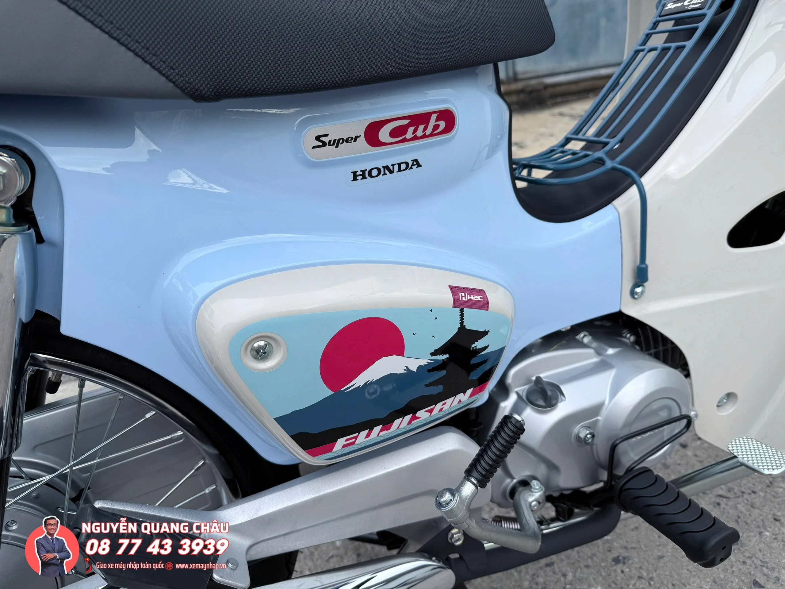 Honda Super Cub Fujisan Limited Edition đã về đến Việt Nam - Giới thượng lưu sưu tầm xe 33 Honda Super Cub Fujisan Limited Edition chi san xuat gioi han 500 chiec tren toan Thai Lan 6