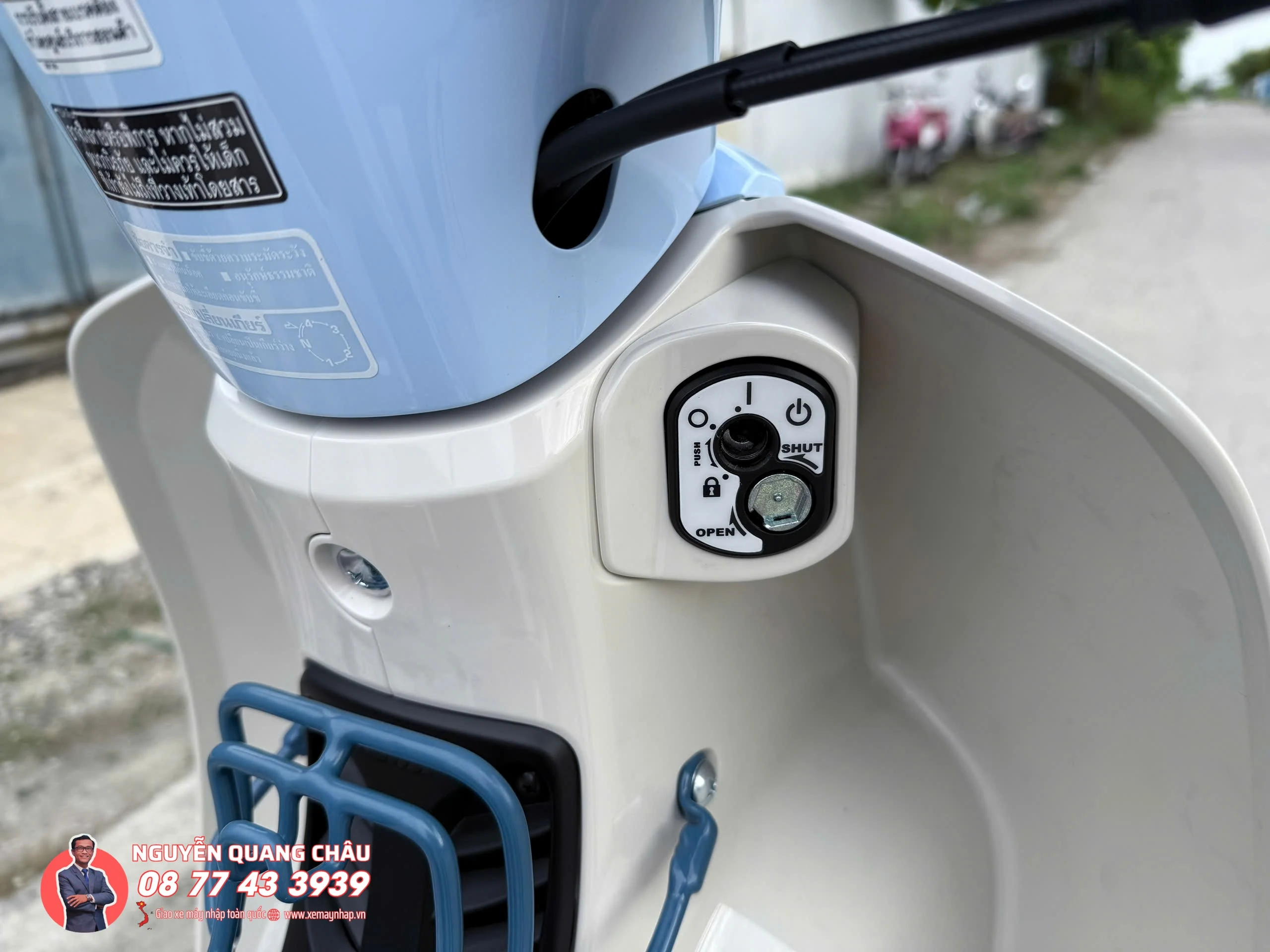 Honda Super Cub Fujisan Limited Edition đã về đến Việt Nam - Giới thượng lưu sưu tầm xe 21 Honda Super Cub Fujisan Limited Edition chi san xuat gioi han 500 chiec tren toan Thai Lan 7