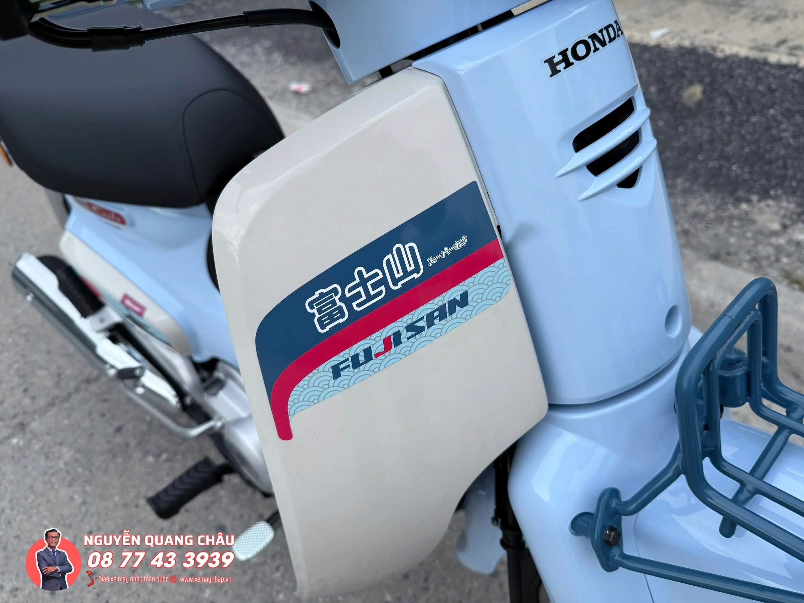 Honda Super Cub Fujisan Limited Edition đã về đến Việt Nam - Giới thượng lưu sưu tầm xe 14 Honda Super Cub Fujisan Limited Edition chi san xuat gioi han 500 chiec tren toan Thai Lan 9