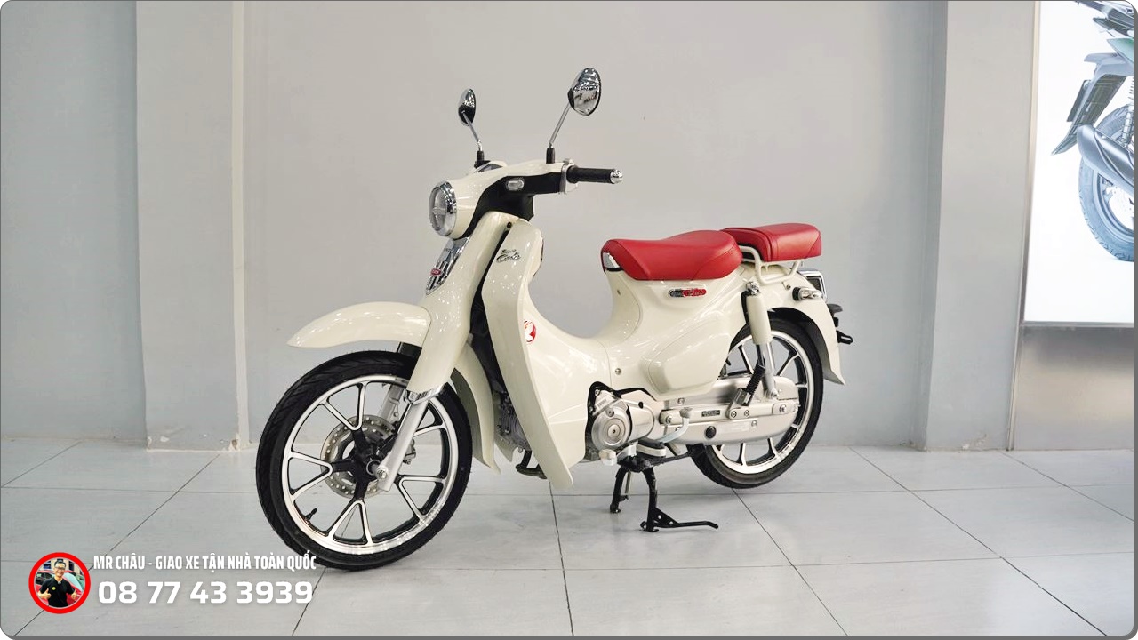 Honda Super Cub C125 Custom 2026 mau trang yen do 2