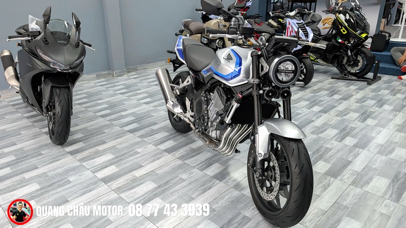 Honda CB500SF Super Four 2026 ban tai XE MAY NHAP QUANG CHAU MOTOR 2
