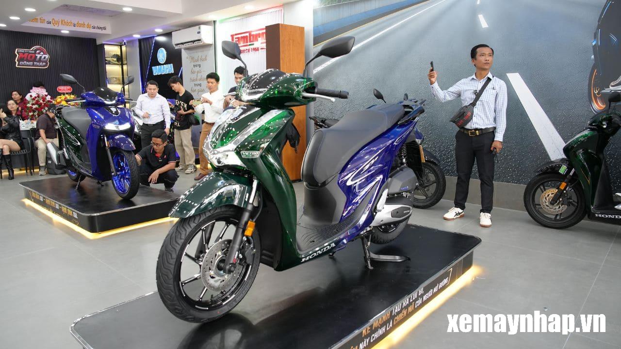 Super Vetro 2 in 1 – Lời giải cho những người không muốn chọn giữa Vetro Green và Vetro Blue 11 Honda SH Italy Super Vetro 2 in 1 Limited